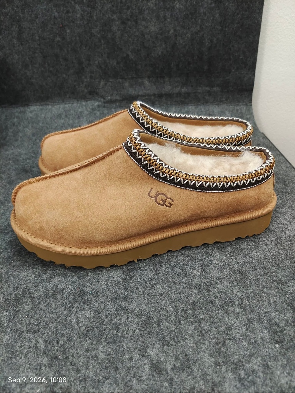 NWOB Ugg Australia Women`s Tasman Slipper Size 9